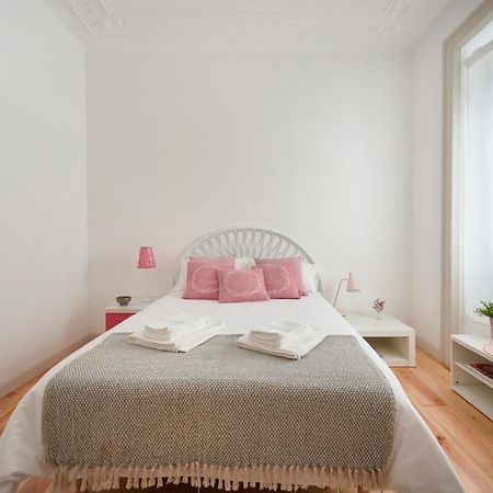 Sunny Apartment With Balcony! Lisbon Exterior photo