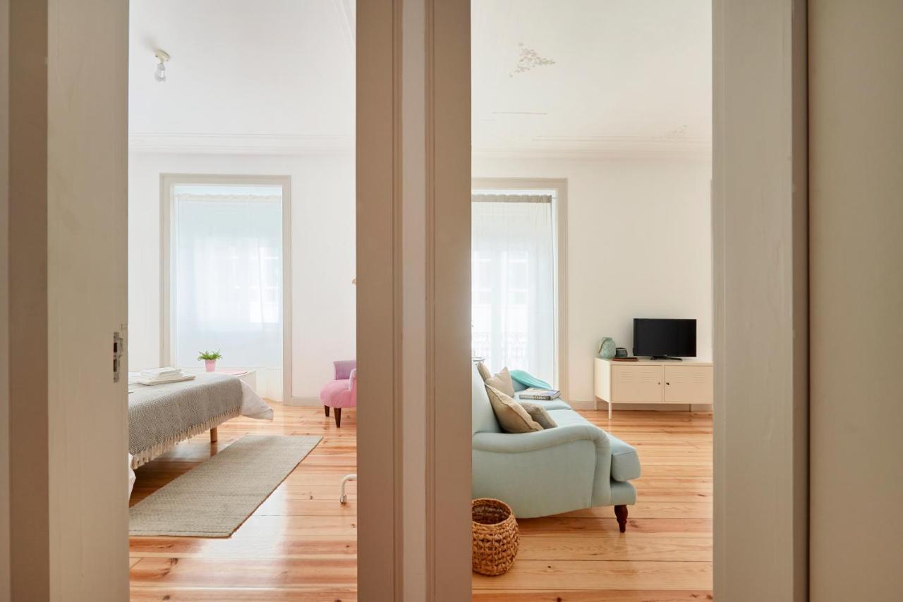 Sunny Apartment With Balcony! Lisbon Exterior photo