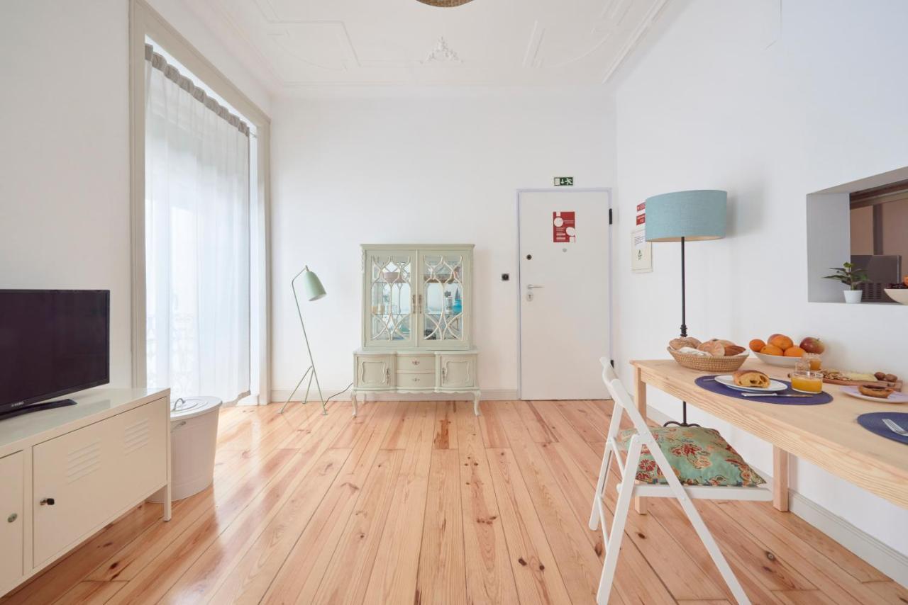 Sunny Apartment With Balcony! Lisbon Exterior photo