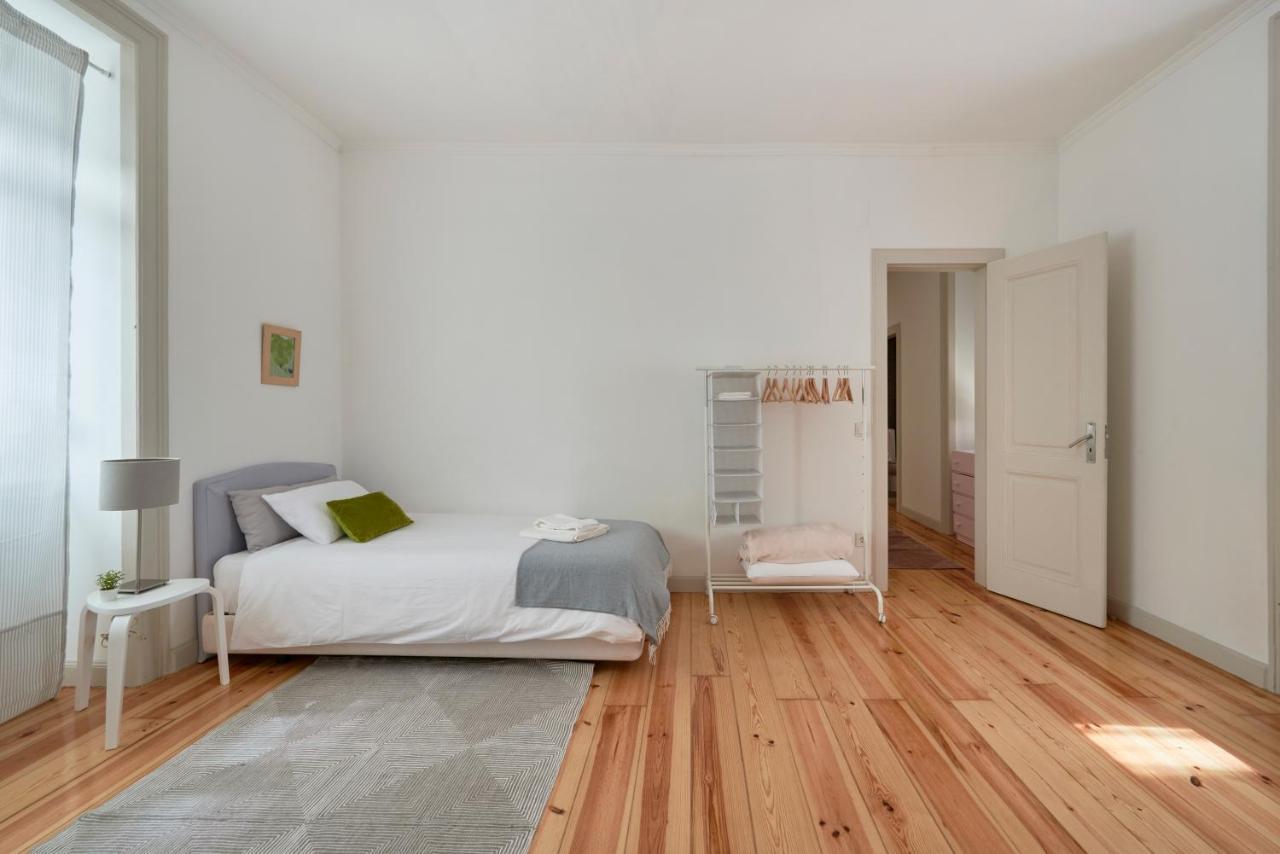 Sunny Apartment With Balcony! Lisbon Exterior photo